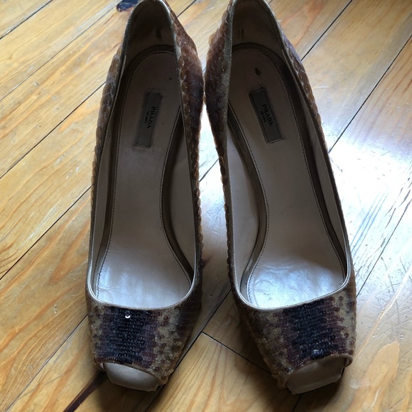 Vintage ⭐️ Gold ⭐️ Sequin Prada heels - Picture 3 of 13